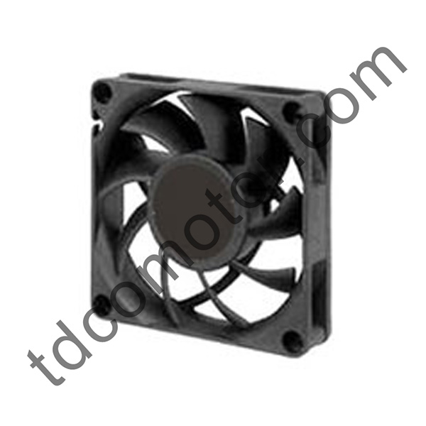 Fan Axial Fan 70x70x15 YZ-7015D Bearradh Liathróid Imtha muinchille
